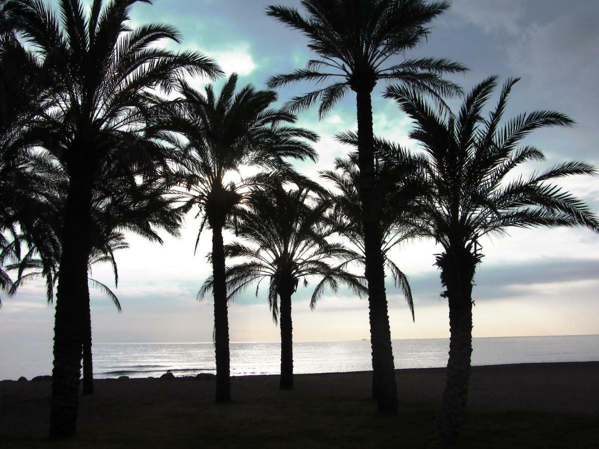 Carihuela Beach Torremolinos Exterior photo